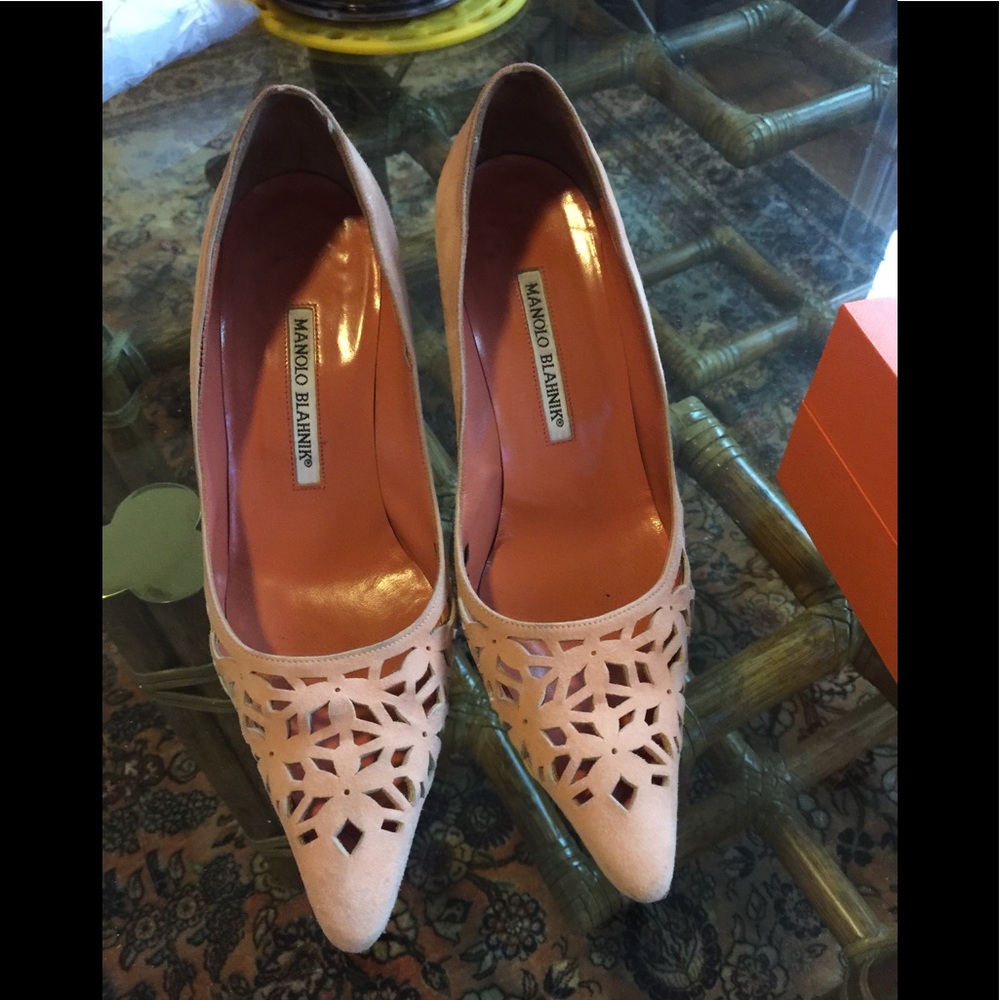 Manolo Blahnik suede cutout pumps size 6,5
